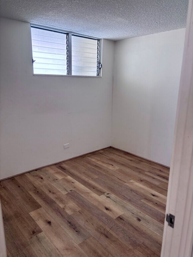 Building Photo - For Rent | A 3 Bedroom, 3 Bathroom, with 1 Assigned Parking Stall at Waipuna