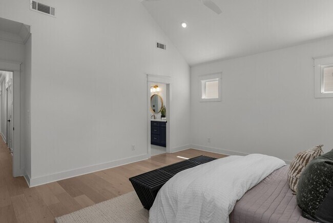 Building Photo - 1408 Lischey Ave