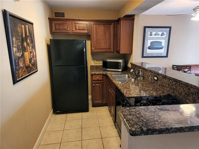 Building Photo - 620 Peachtree St NE