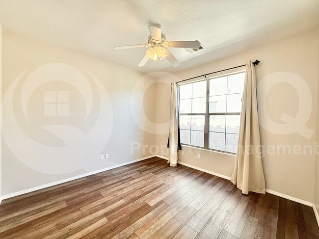 Building Photo - 2849 E Fandango Dr