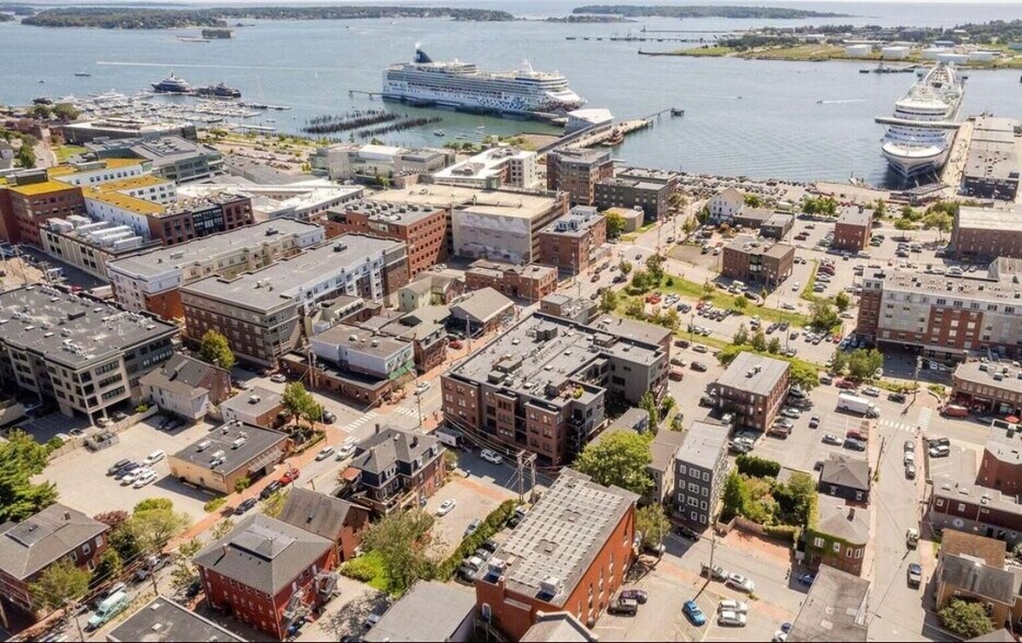 Building Photo - 62 India St