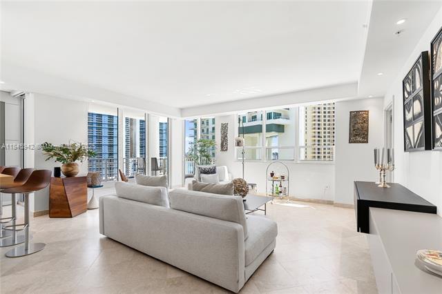 Building Photo - 801 Brickell Key Blvd