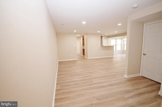 Building Photo - 7532 Coxton Ct