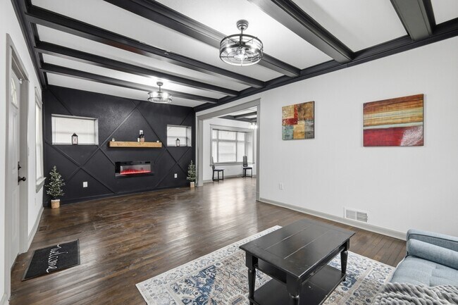Building Photo - 1311 E 29th St