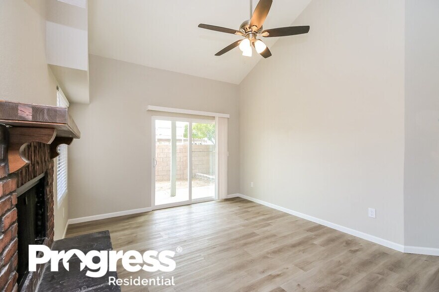 Building Photo - 1915 S 39th St