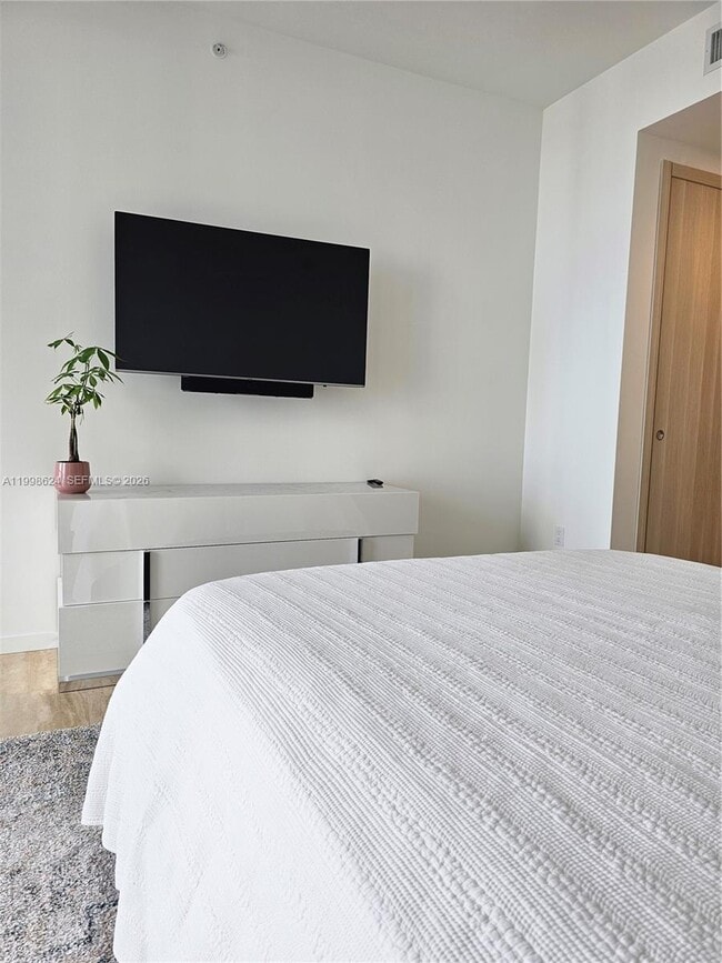 Building Photo - 1000 Brickell Plaza