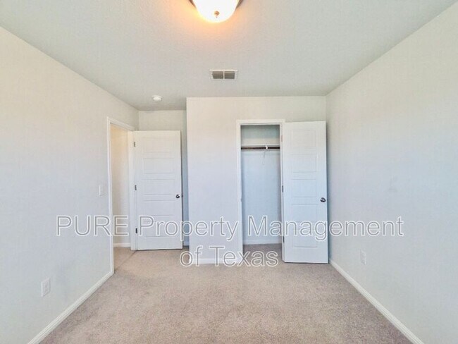 Building Photo - 10400 Alemoor Dr