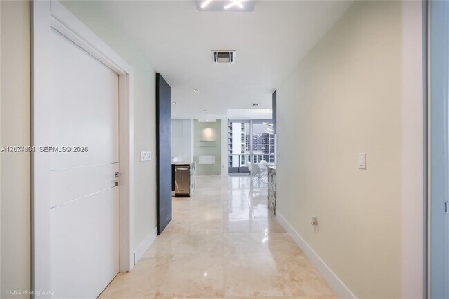 Building Photo - 900 Biscayne Blvd