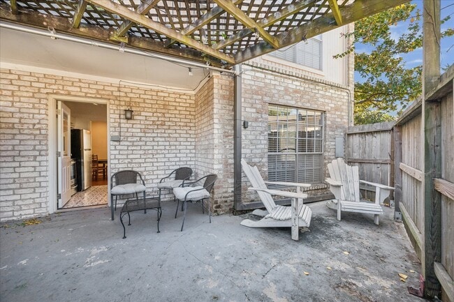 Building Photo - 1809 Stoney Brook Dr