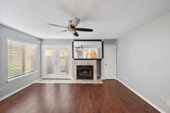 Building Photo - North Alington Condo close to the Entertainment District