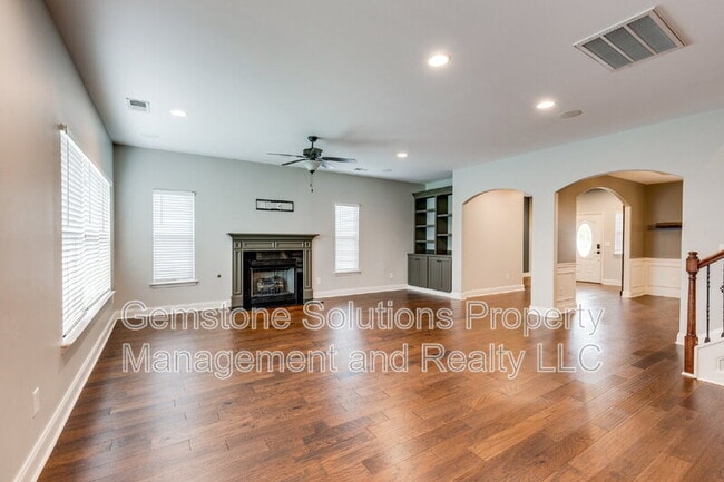 Building Photo - 2605 Paddock Park Dr