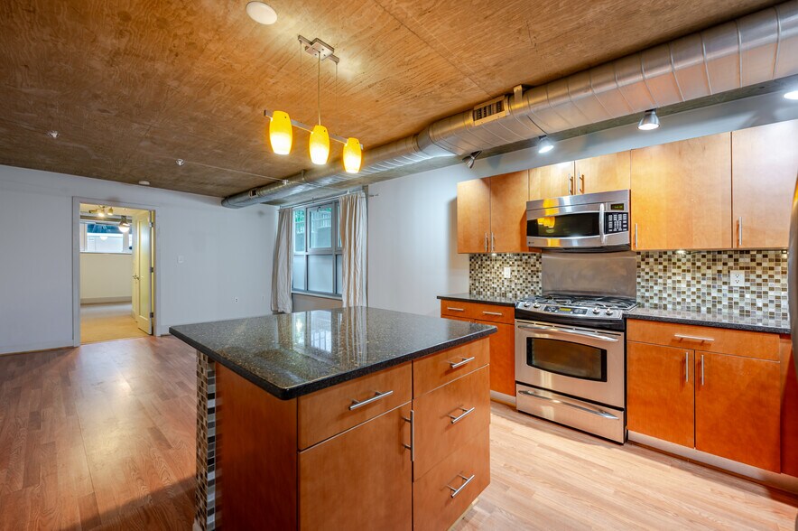Building Photo - 929 Florida Ave NW