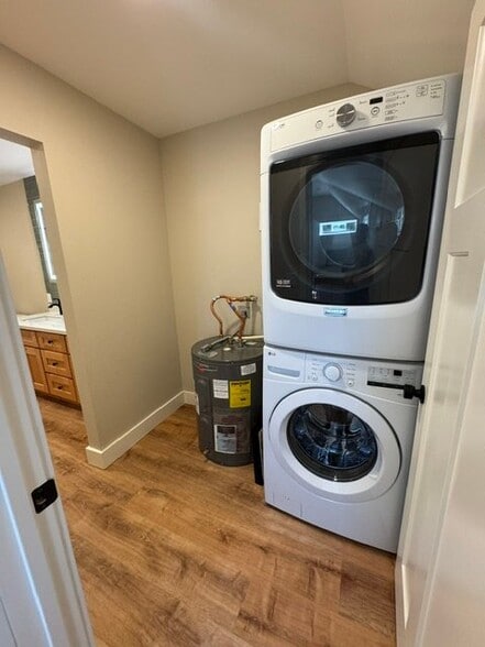 Building Photo - 1022 Oakes Ave