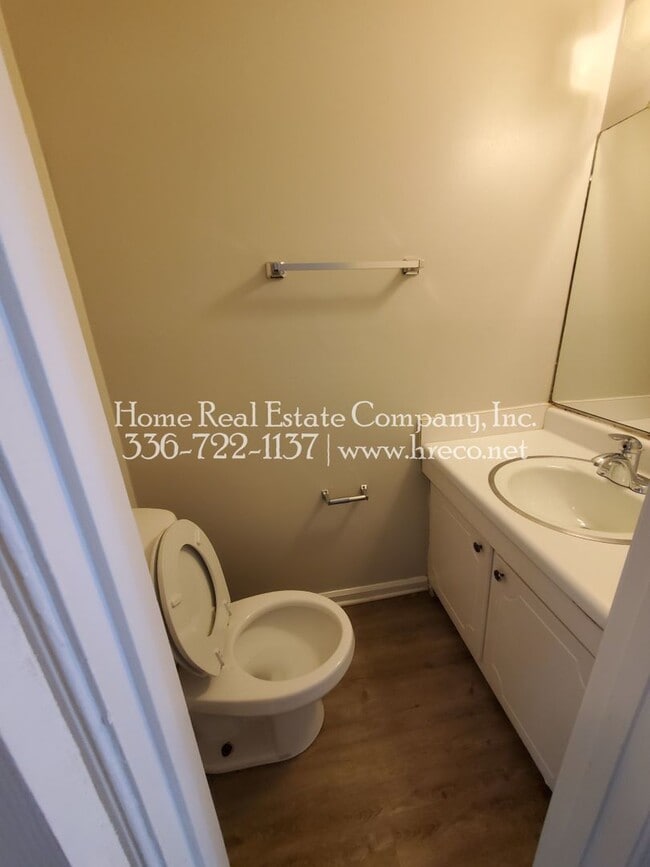 Building Photo - 1437 Brookwood Dr