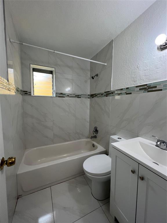 Building Photo - 5721 SW 38th St