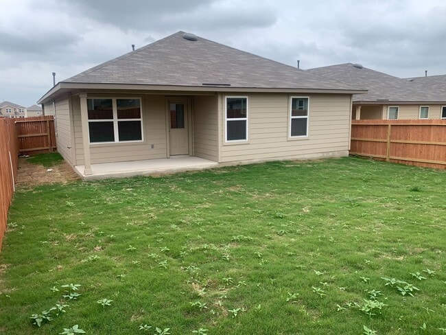 Building Photo - *MOVE IN SPECIAL* Stunning 4/2 Home With Access To Pool, Trails & 24-Hour Fitness Center!