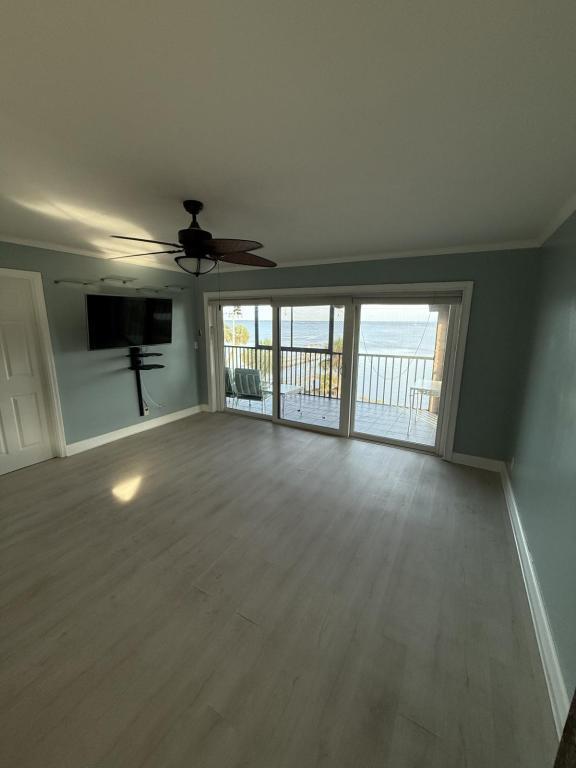 Building Photo - 1540 Riverside Dr