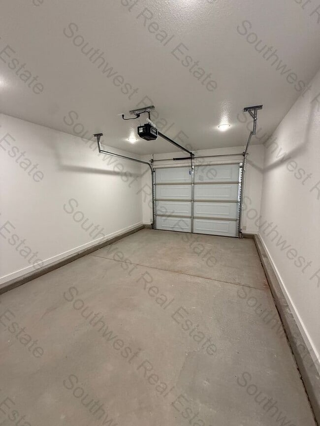 Building Photo - Brand new 2 bedroom 2 bath duplex