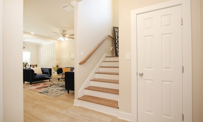 Building Photo - 3537 Mt Pleasant St