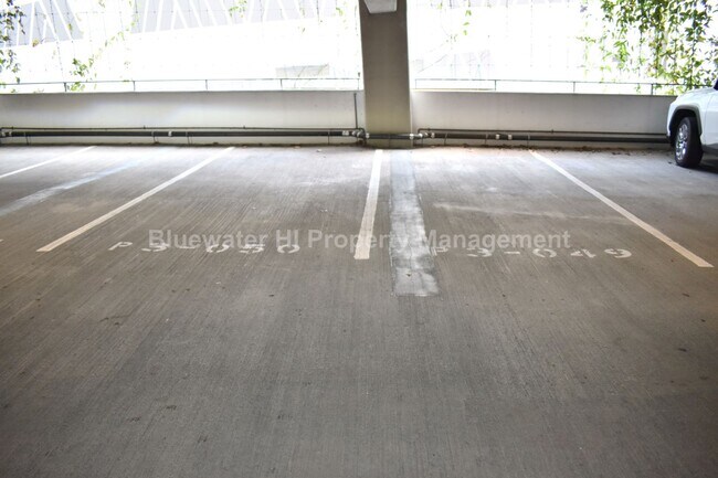 Building Photo - Koula 3/3/2, high flr. w/ Ocean & DH Views (Kakaako Area)