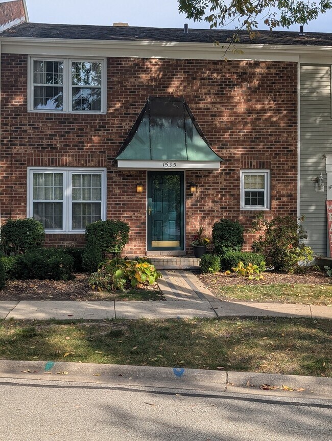 Building Photo - 1535 Wedgefield Cir