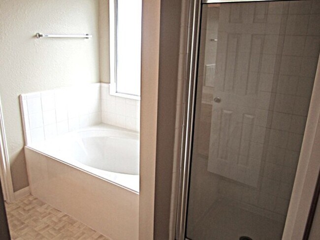Building Photo - 1018 Redcrest Springs Ct
