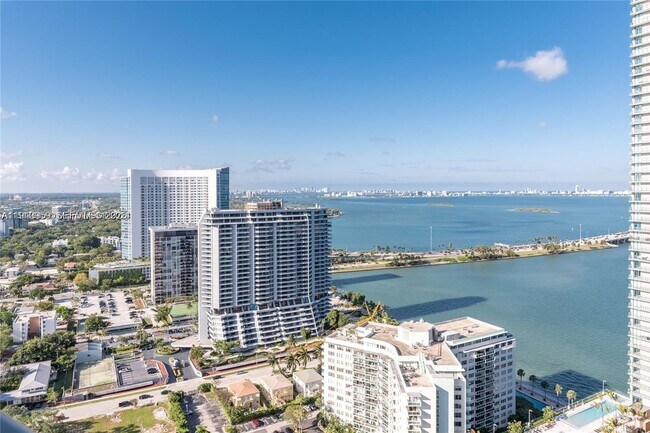 Building Photo - 501 NE 31st St