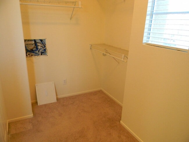Building Photo - 11166 Pondfield Ct