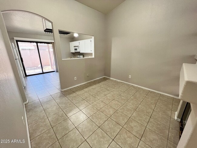 Building Photo - 3510 E Hampton Ave