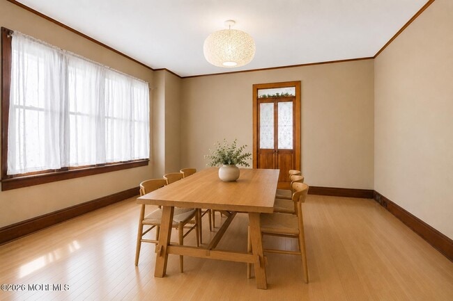 Building Photo - 304 Grassmere Avenue