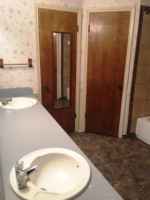 Building Photo - 2325 Tiffany Dr