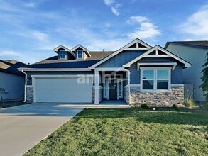 Building Photo - 275 E Sicily Dr