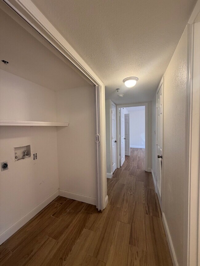 Building Photo - 428 Kays Ln
