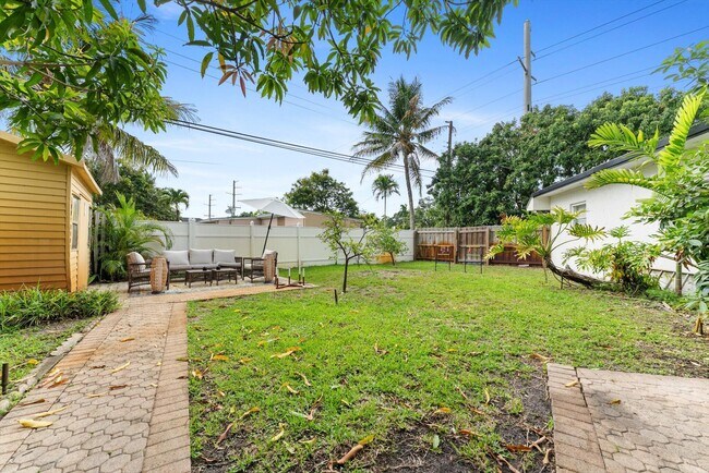 Building Photo - 3101 SW 16th St