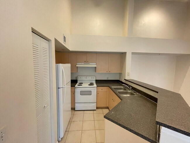 Primary Photo - 4211 San Marino Blvd