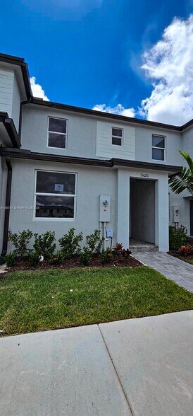 Building Photo - 25450 SW 137th Ave