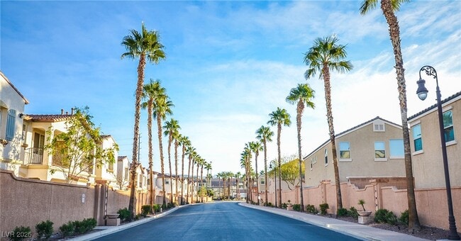 Building Photo - 50 Aura de Blanco St