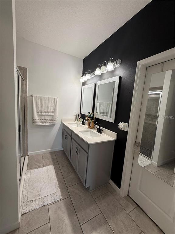 Building Photo - 453 Disa Dr