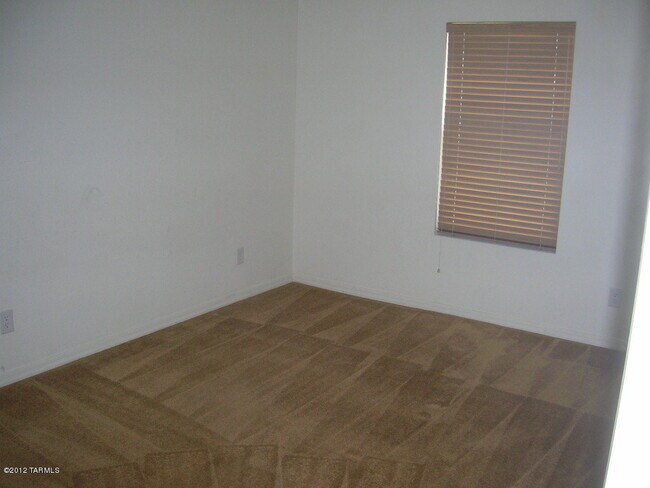 Building Photo - 9008 N Roebling Dr