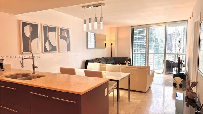 Building Photo - 475 Brickell Ave