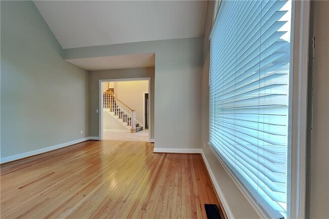 Building Photo - 4020 Hogans Mill Ln