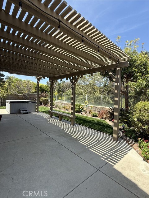 Building Photo - 2400 Cll Bienvenida