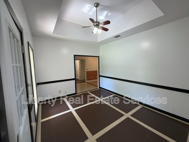 Building Photo - 380 Tremain Dr