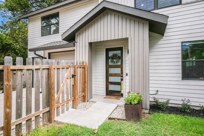 Building Photo - 2414 E Martin Luther King Jr Blvd