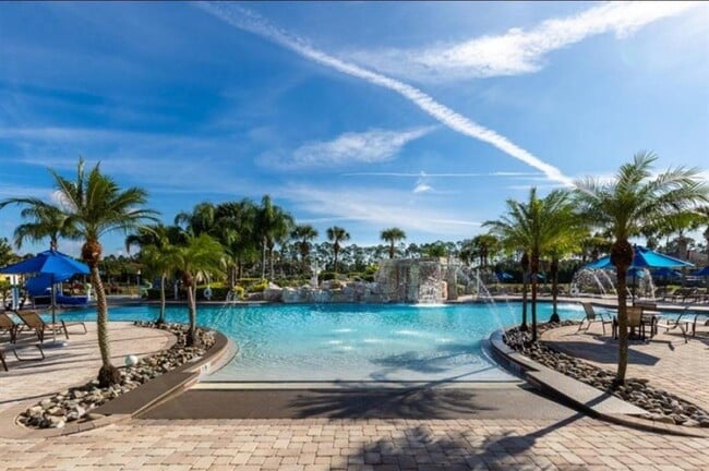 Building Photo - 8950 Coco Palm Rd