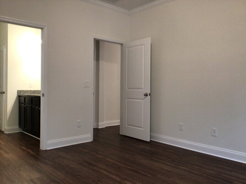 Building Photo - 1415 Celery Palm Cove