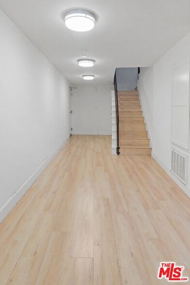 Building Photo - 10982 Roebling Ave