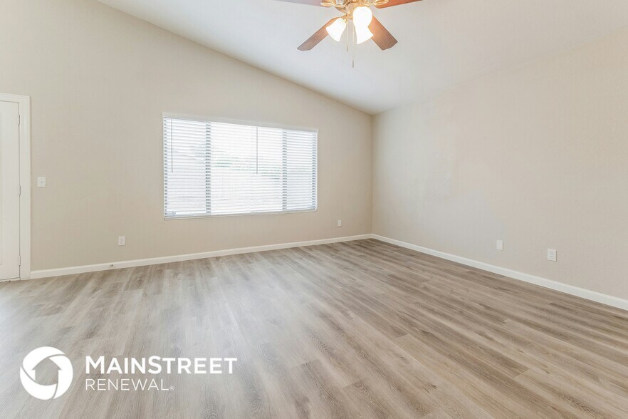 Building Photo - 9008 W Yale St