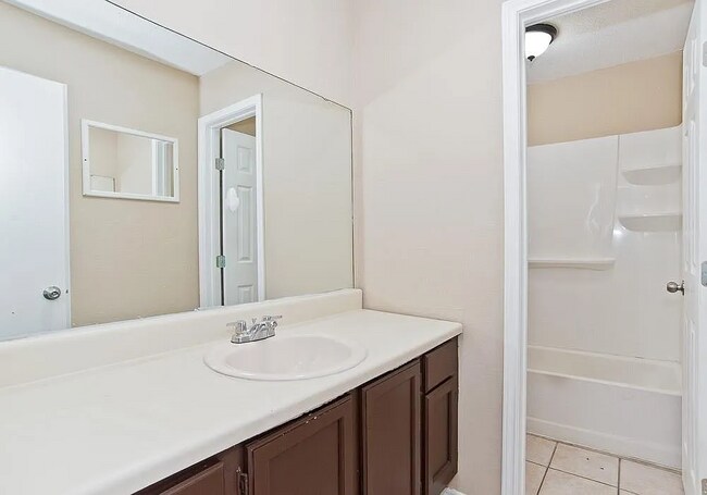 Building Photo - 8117 Foxfire Ln