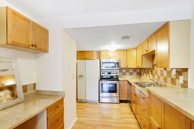 Building Photo - 3461 Clark Rd